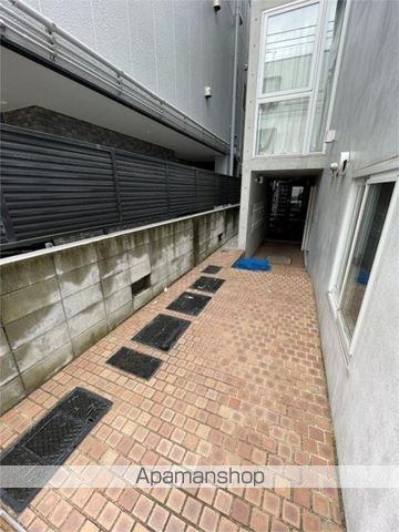 OOKAYAMA APARTMENTの玄関写真