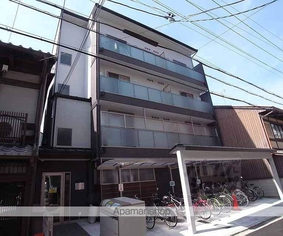 アークリード西院の外観写真