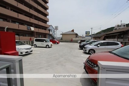 プレコート高松[1DK/31.45m2]の駐車場