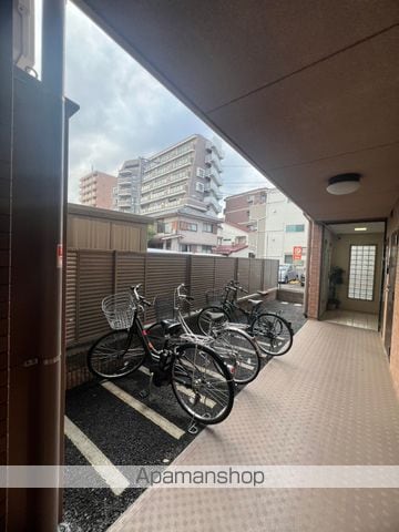 レフィナードスクエアの玄関写真