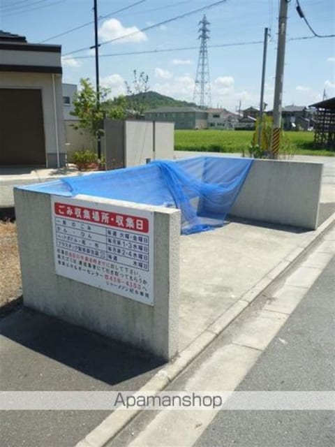 和歌山県和歌山市津秦[2LDK/58.27m2]の共用部3