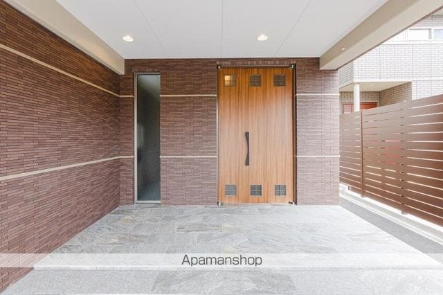 THE OGIMACHI MANSIONの玄関写真