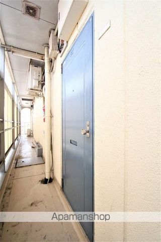 鎌田ビルの玄関写真