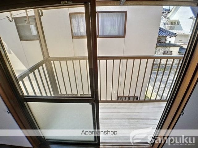 松山市 2階建 築35年の内装写真