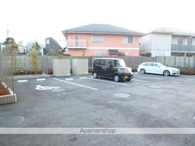 Ｎーｓｔａｇｅ　赤羽志茂[1K/25.57m2]の駐車場