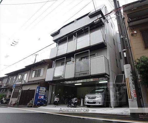 紫野上柏野町マンションの外観写真