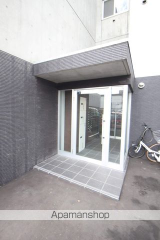 アルーア北大前の玄関写真