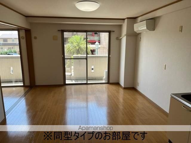 ロイヤル芝原北館の内装写真