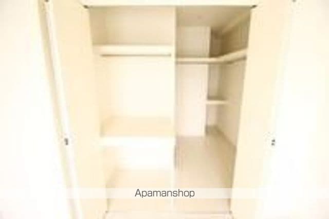エトランゼ17大濠公園前の内装写真