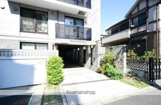 GRAN PASEO中野の玄関写真
