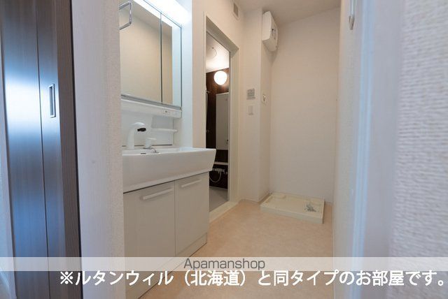 インテルノ イーストの内装写真