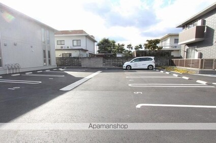 クレスト林[1LDK/41.84m2]の駐車場
