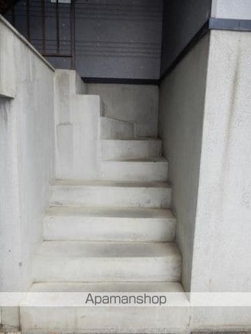 クイーンズ アベニューの内装写真