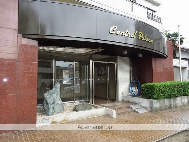 セントラルパレスの玄関写真