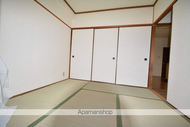 ロイヤル丸文の内装写真