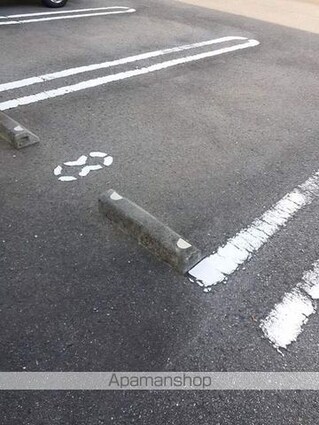 アンソレイエＢ[1LDK/46.09m2]の駐車場6