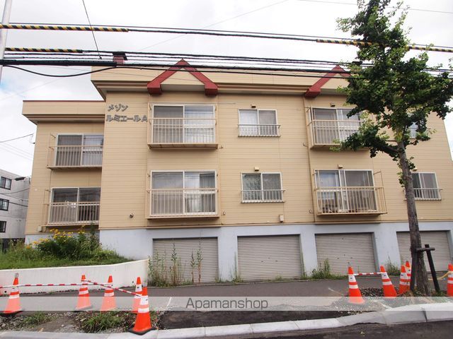 メゾンルミエールA棟の外観写真