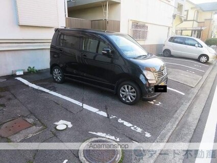 寿レジデンス[2DK/44m2]の駐車場1