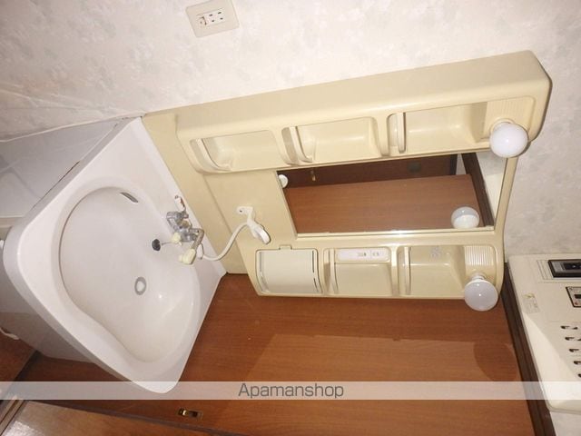 上尾市 2階建 築30年の内装写真