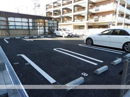 サンリット　ヴィラⅡ[1K/30.18m2]の駐車場2