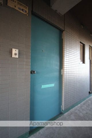 東和ビルの玄関写真