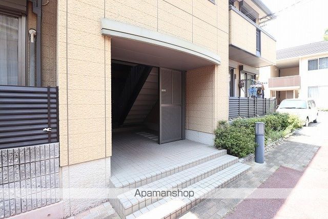 サウスヴィレッジAの玄関写真