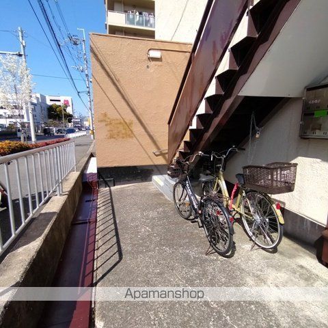堀建第三ビルの玄関写真
