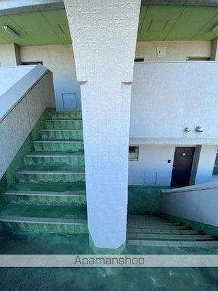 ヴィラ・アンソレイエ鶴市[2LDK/53.5m2]の共用部2
