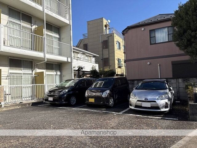 レオパレスＡｄｍｉｒａｔｉｏｎＮＥＸＴ[1K/19.87m2]の駐車場