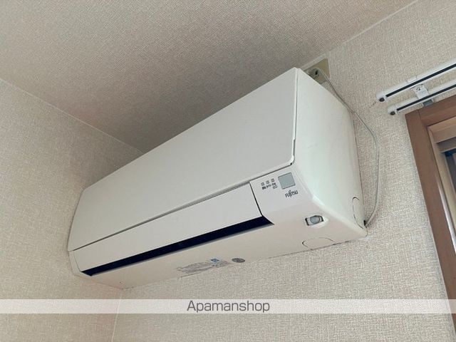 トラッドハウス風の内装写真