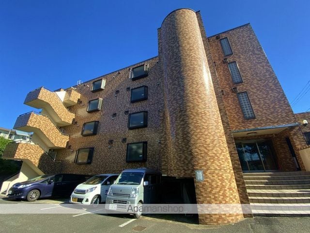 雅マンション龍城ヶ丘の外観写真