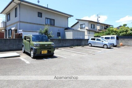 ア・ラ・モード鷹子　Ｃ棟[3DK/54.22m2]の駐車場