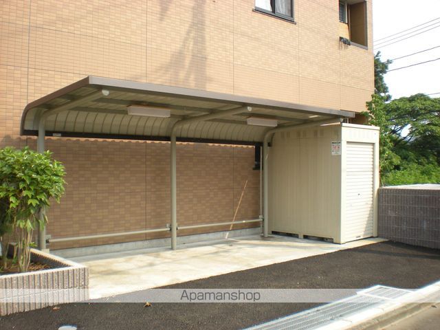 ネオ シュトラーゼのその他写真