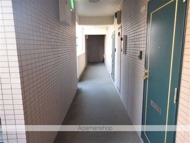 エルラード北里IIの玄関写真
