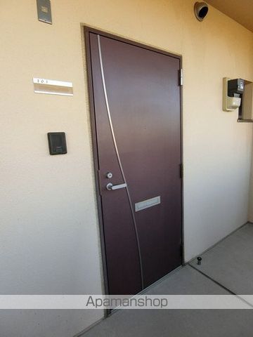 PEACEの玄関写真