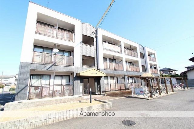 フィネス三条の外観写真