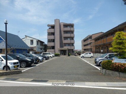 滋賀県大津市大将軍２丁目[1K/23.78m2]の駐車場