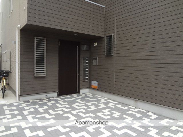 MAISONETIC B HOUSEの玄関写真