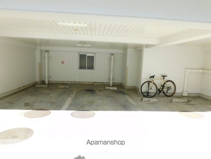 ユーハウス白壁[3LDK/80.95m2]の駐車場