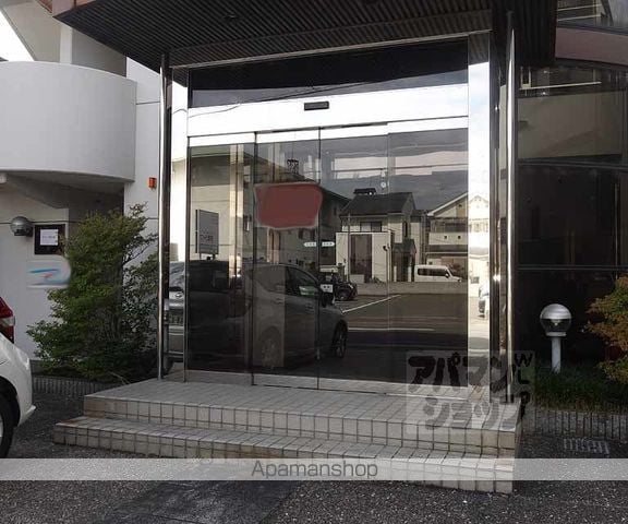 クオリエ桂川東の玄関写真