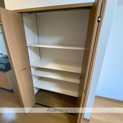 エルミナｅｅビルディング[1R/28.57m2]の収納