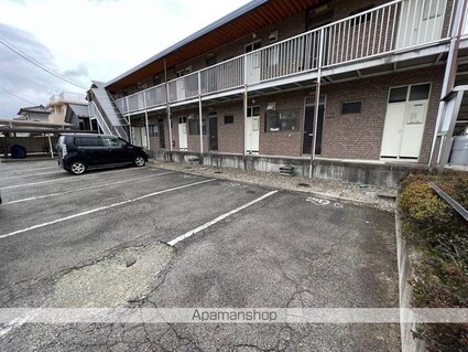エステート中島　北館[2K/39.2m2]の駐車場