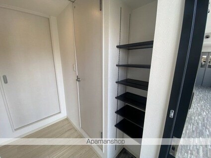 Ａｘｉｓ　Ｂｌｄ（アクシスビル）[2LDK/56.35m2]の玄関