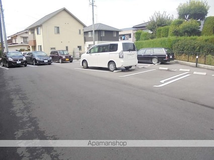 Ｌｅｓ　Ｐａｕｌ　Ｃｏｕｒｔ[1LDK/50.21m2]の駐車場1