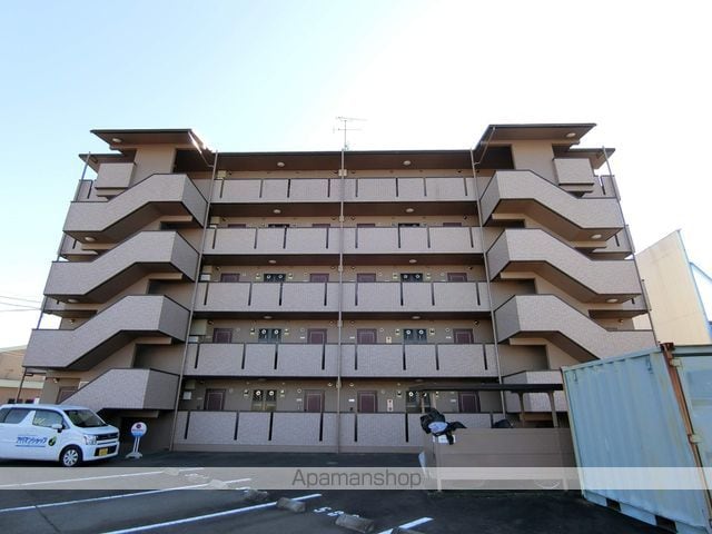 カウベルIIIの外観写真