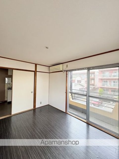 和歌山県和歌山市市小路[2K/34m2]のリビング・居間