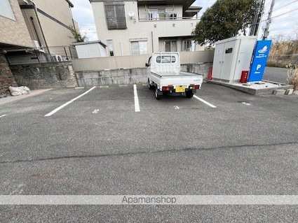 滋賀県大津市雄琴北２丁目[1R/26.43m2]の駐車場