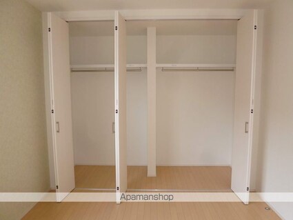 ミツワスクエアＡ棟[2LDK/72m2]の収納