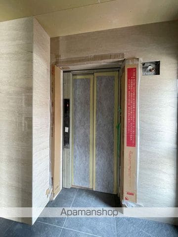 レクサスガーデン箱崎タワーズWESTの玄関写真