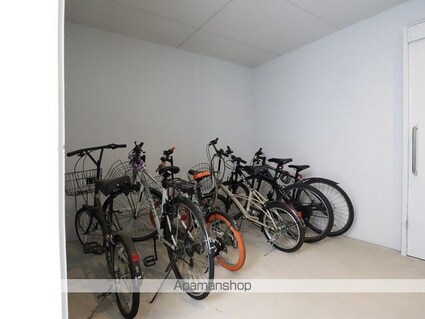 コートバスク[1K/27m2]の駐車場3